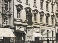 Mesnička ulica, spomenika Andriji Kačiću Miošiću, oko 1930. godine